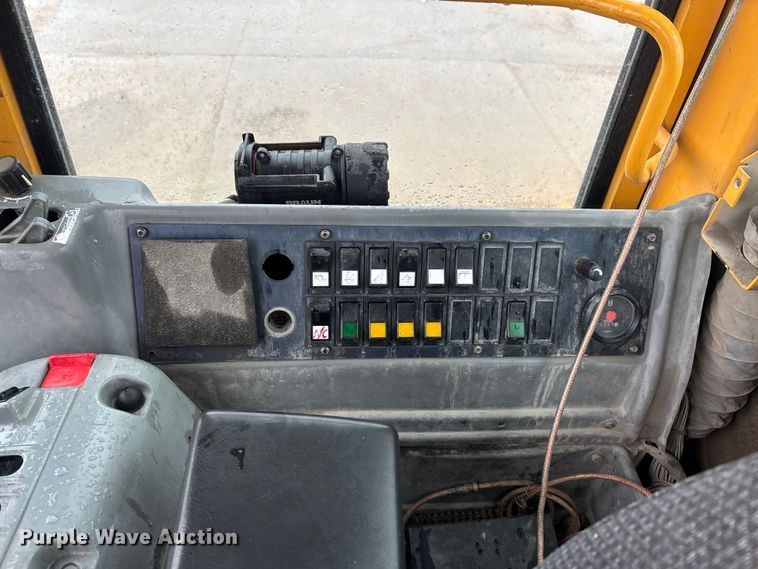 image for item DT0064 2007 Volvo L220E wheel loader