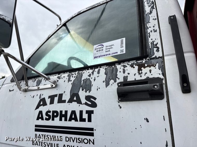 image for item DT0068 1990 Chevrolet C7 Kodiak dump flatbed truck