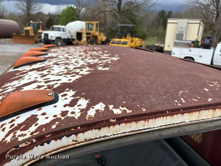 image for item DT0068 1990 Chevrolet C7 Kodiak dump flatbed truck