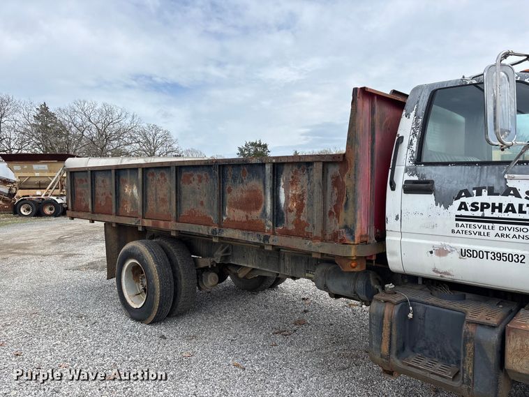 image for item DT0068 1990 Chevrolet C7 Kodiak dump flatbed truck