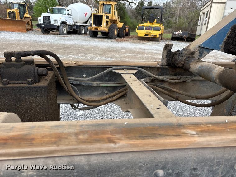 image for item DT0068 1990 Chevrolet C7 Kodiak dump flatbed truck