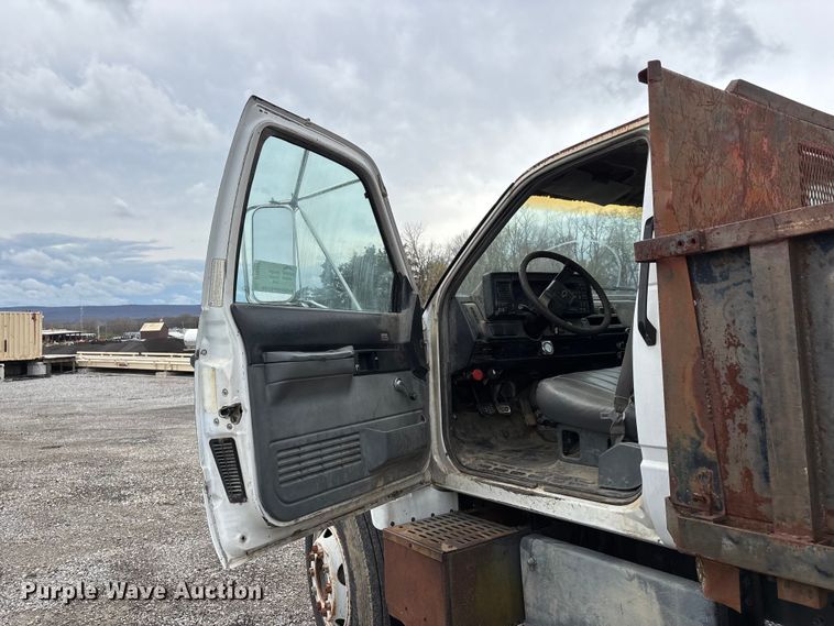 image for item DT0068 1990 Chevrolet C7 Kodiak dump flatbed truck