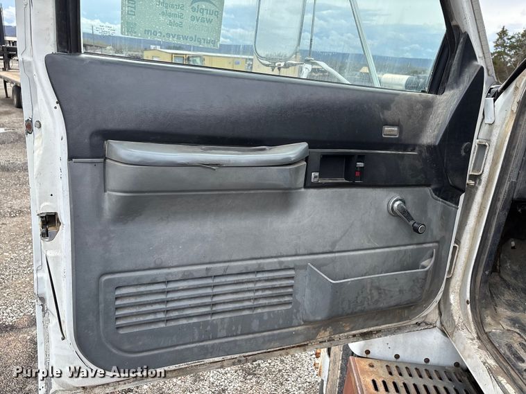 image for item DT0068 1990 Chevrolet C7 Kodiak dump flatbed truck