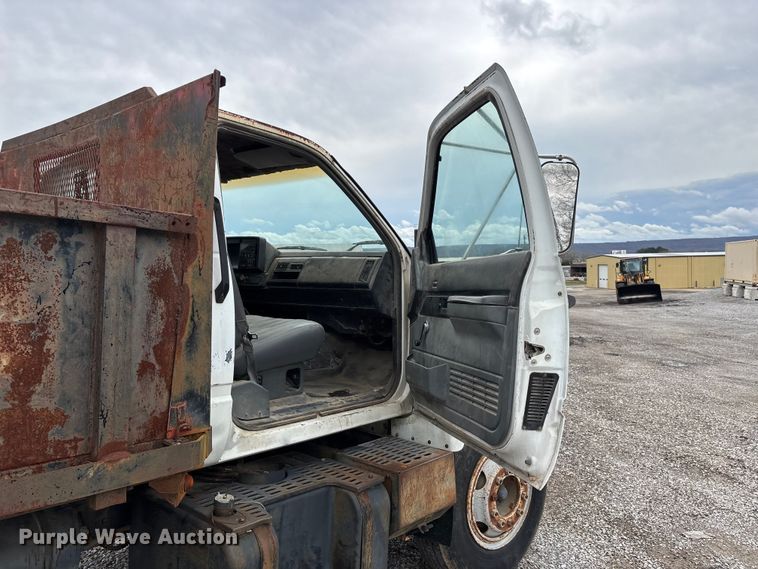 image for item DT0068 1990 Chevrolet C7 Kodiak dump flatbed truck