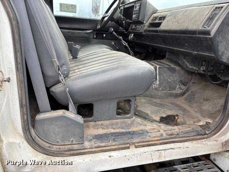 image for item DT0068 1990 Chevrolet C7 Kodiak dump flatbed truck