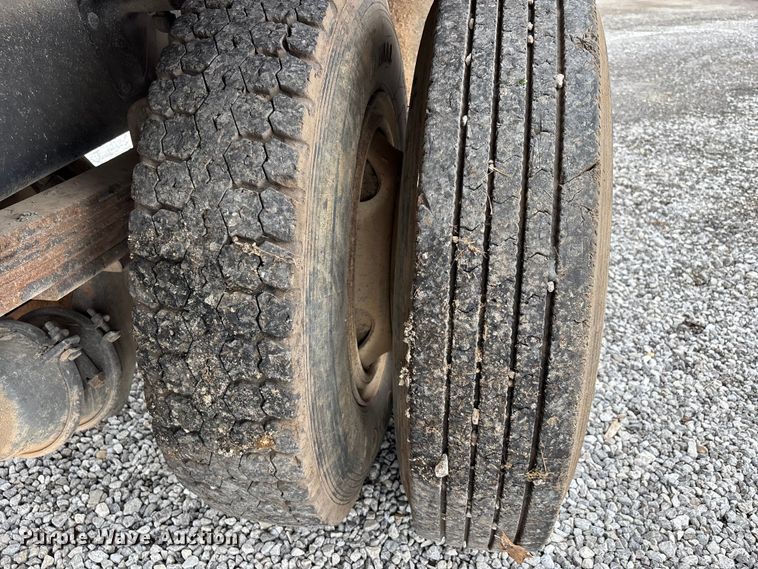 image for item DT0068 1990 Chevrolet C7 Kodiak dump flatbed truck