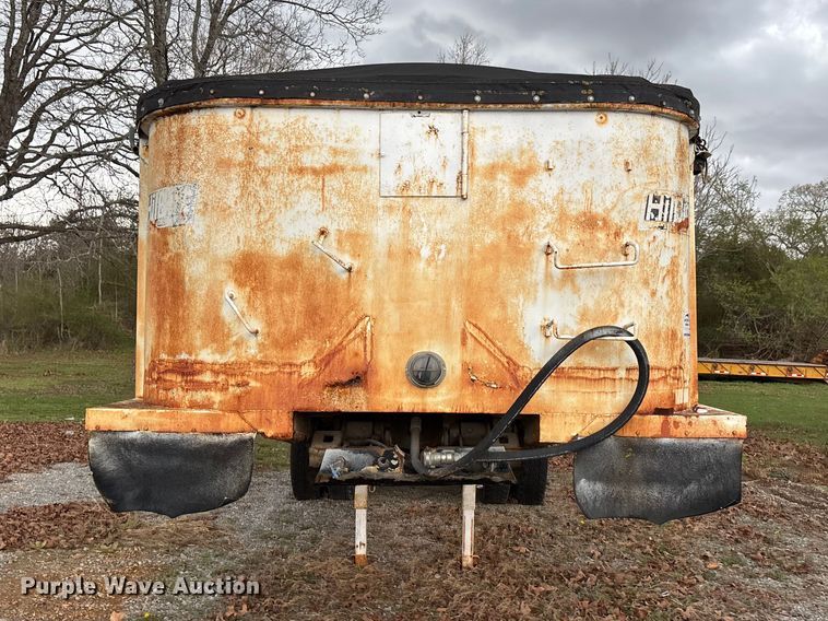 image for item DT0069 1985 Hibilt end dump trailer