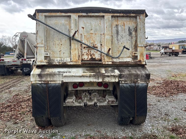 image for item DT0069 1985 Hibilt end dump trailer