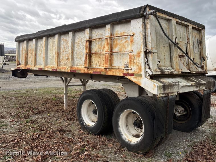 image for item DT0069 1985 Hibilt end dump trailer