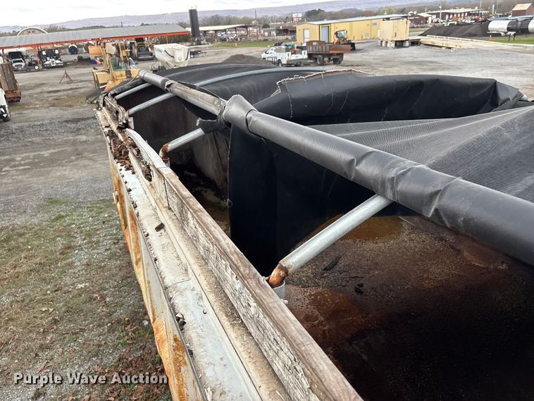 image for item DT0069 1985 Hibilt end dump trailer