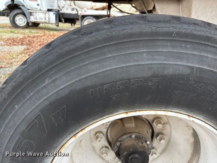 image for item DT0069 1985 Hibilt end dump trailer