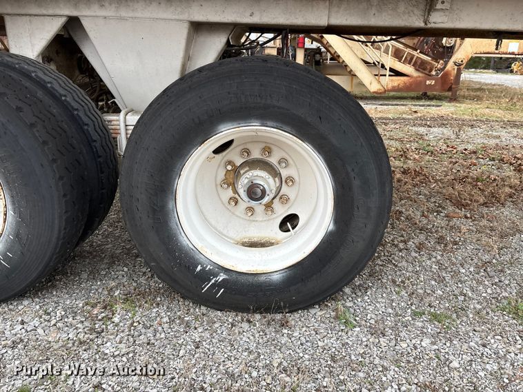 image for item DT0069 1985 Hibilt end dump trailer