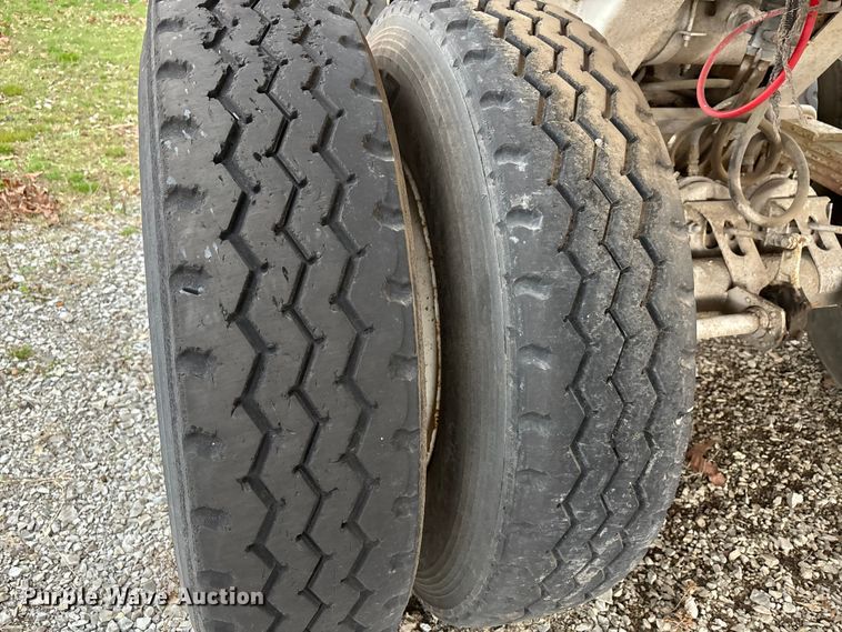 image for item DT0069 1985 Hibilt end dump trailer