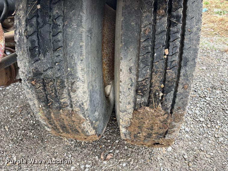 image for item DT0070 1989 Polar pneumatic dry bulk trailer