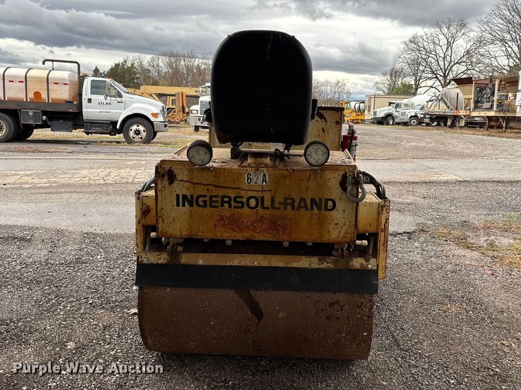 image for item DT0072 Ingersoll Rand DD-25 double drum vibratory roller