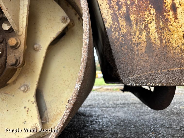 image for item DT0072 Ingersoll Rand DD-25 double drum vibratory roller