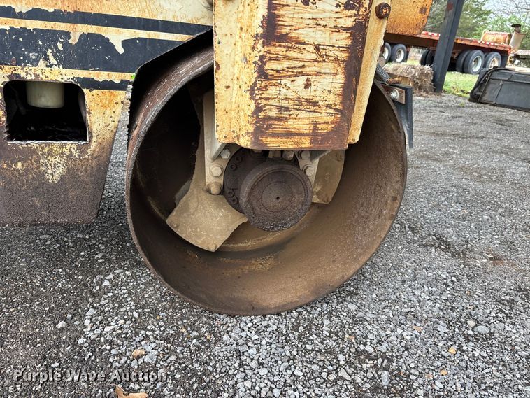 image for item DT0072 Ingersoll Rand DD-25 double drum vibratory roller