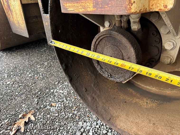 image for item DT0072 Ingersoll Rand DD-25 double drum vibratory roller