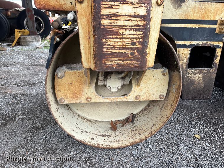 image for item DT0072 Ingersoll Rand DD-25 double drum vibratory roller