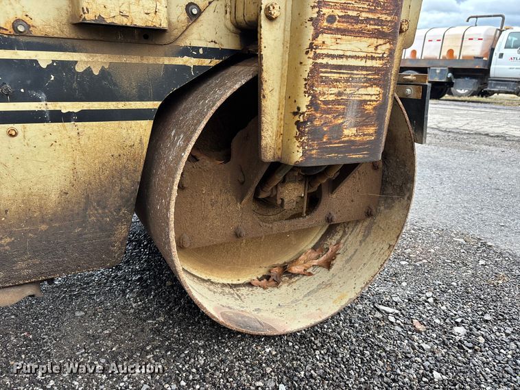 image for item DT0072 Ingersoll Rand DD-25 double drum vibratory roller