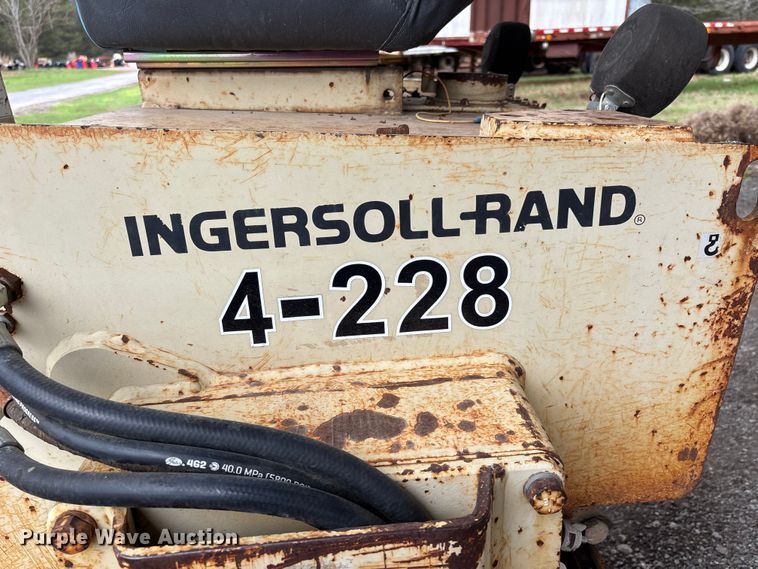 image for item DT0072 Ingersoll Rand DD-25 double drum vibratory roller