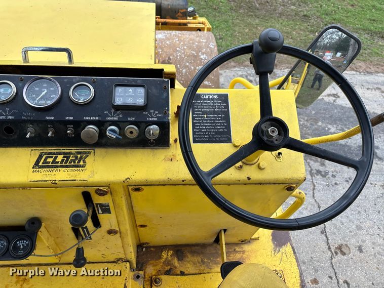 image for item DT0073 Sakai SW100 double drum roller