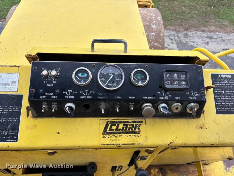 image for item DT0073 Sakai SW100 double drum roller