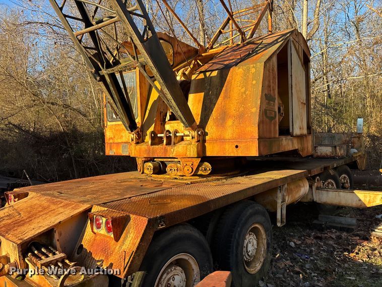 image for item DT0075 American 395 BT crane