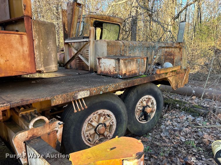 image for item DT0075 American 395 BT crane