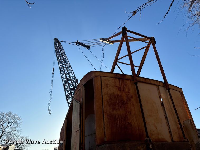 image for item DT0075 American 395 BT crane