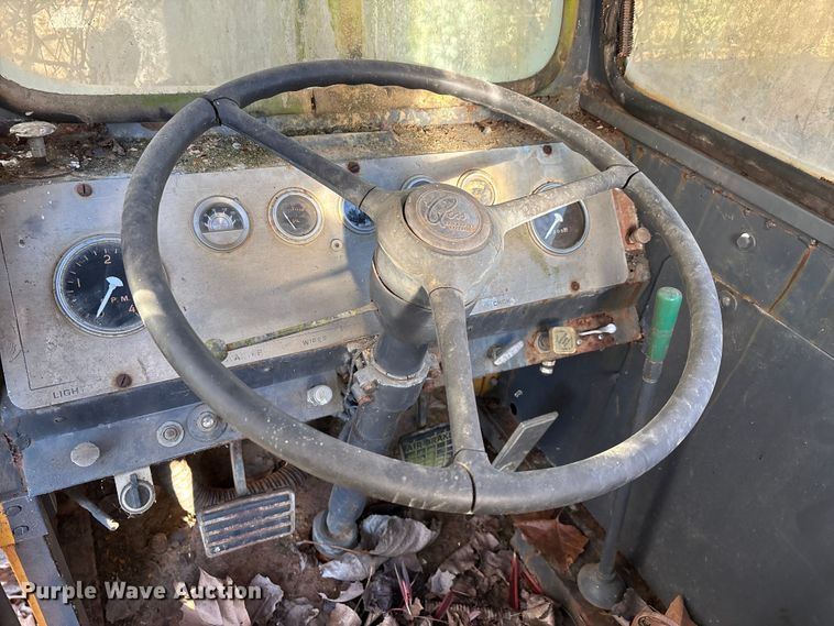 image for item DT0075 American 395 BT crane