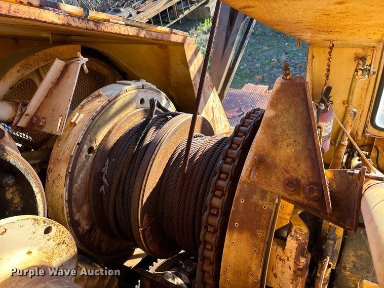 image for item DT0075 American 395 BT crane