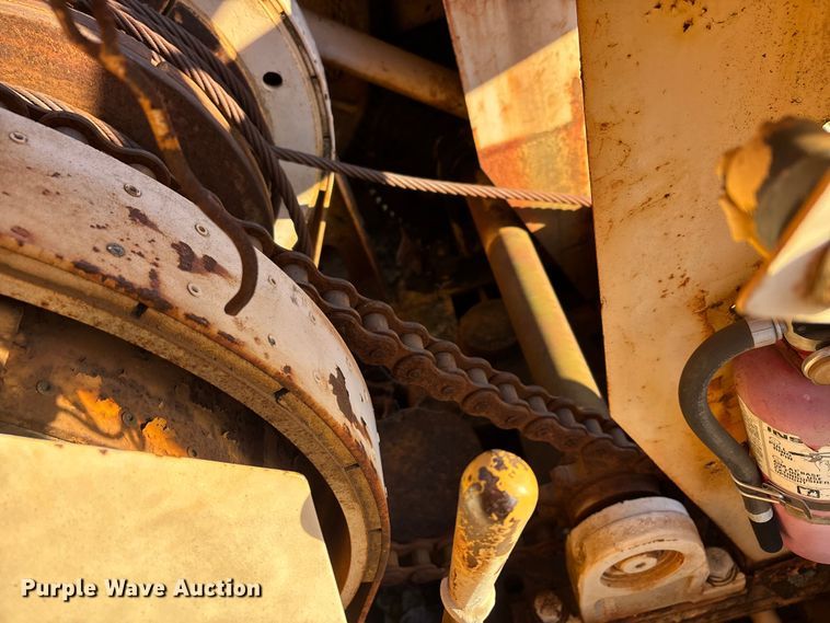 image for item DT0075 American 395 BT crane