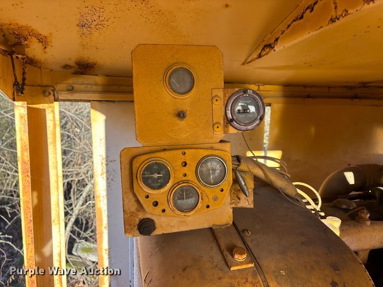 image for item DT0075 American 395 BT crane