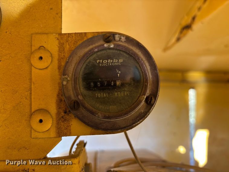 image for item DT0075 American 395 BT crane