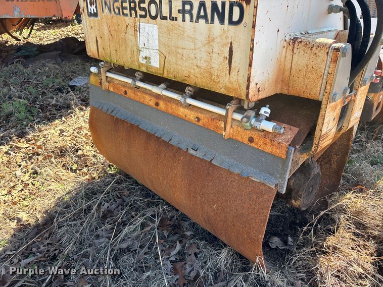 image for item DT0078 1996 Ingersoll Rand DD-24 double drum vibratory roller