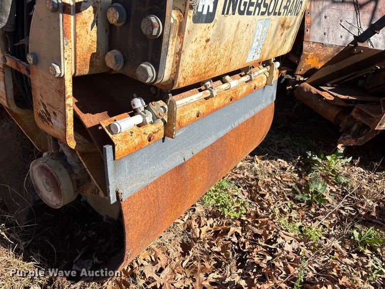 image for item DT0078 1996 Ingersoll Rand DD-24 double drum vibratory roller