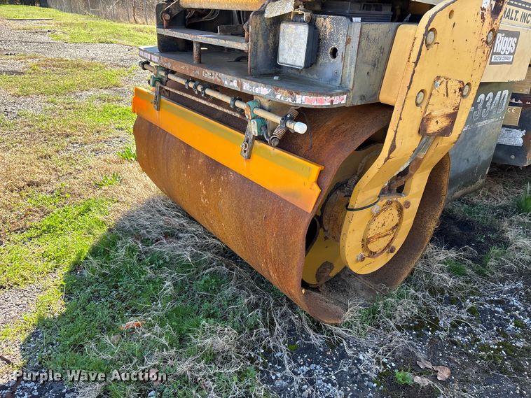 image for item DT0079 2000 Caterpillar CB-334D double drum vibratory roller