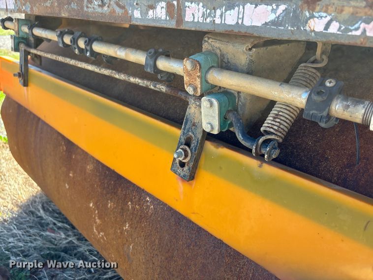 image for item DT0079 2000 Caterpillar CB-334D double drum vibratory roller