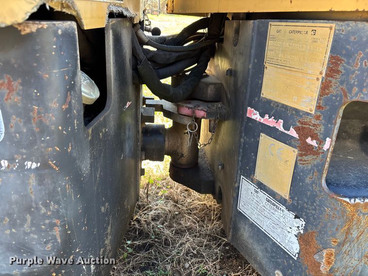 image for item DT0079 2000 Caterpillar CB-334D double drum vibratory roller