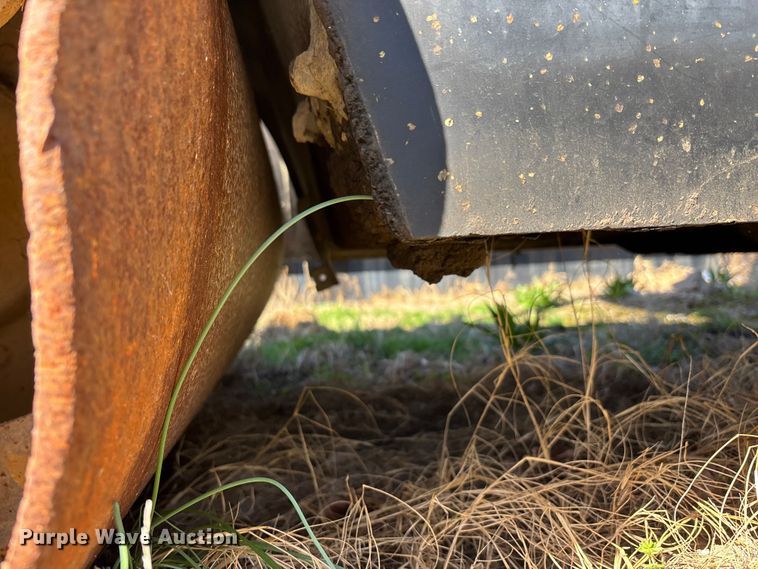 image for item DT0079 2000 Caterpillar CB-334D double drum vibratory roller