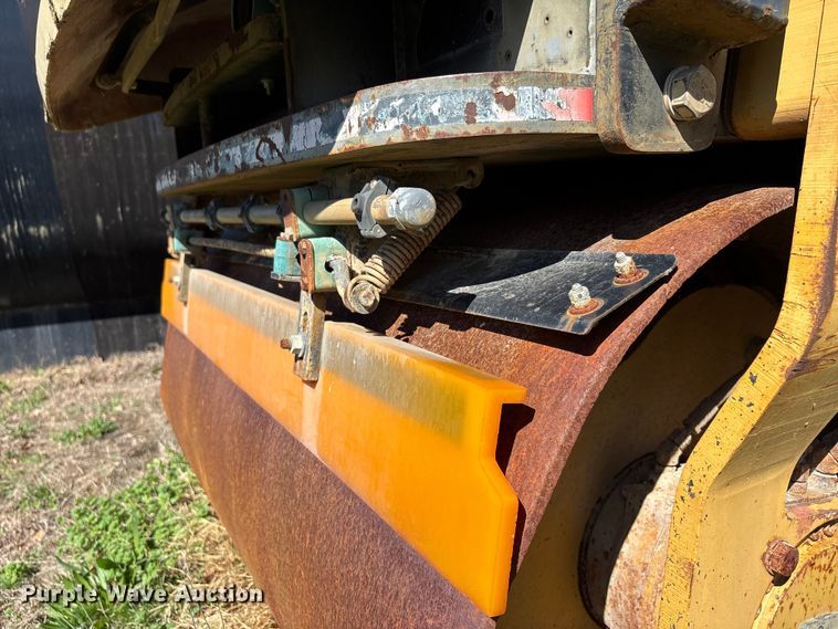 image for item DT0079 2000 Caterpillar CB-334D double drum vibratory roller