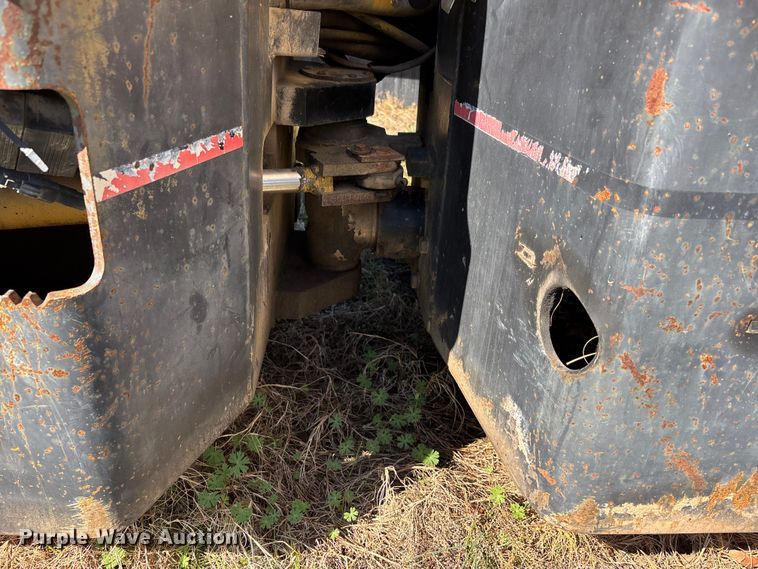 image for item DT0079 2000 Caterpillar CB-334D double drum vibratory roller