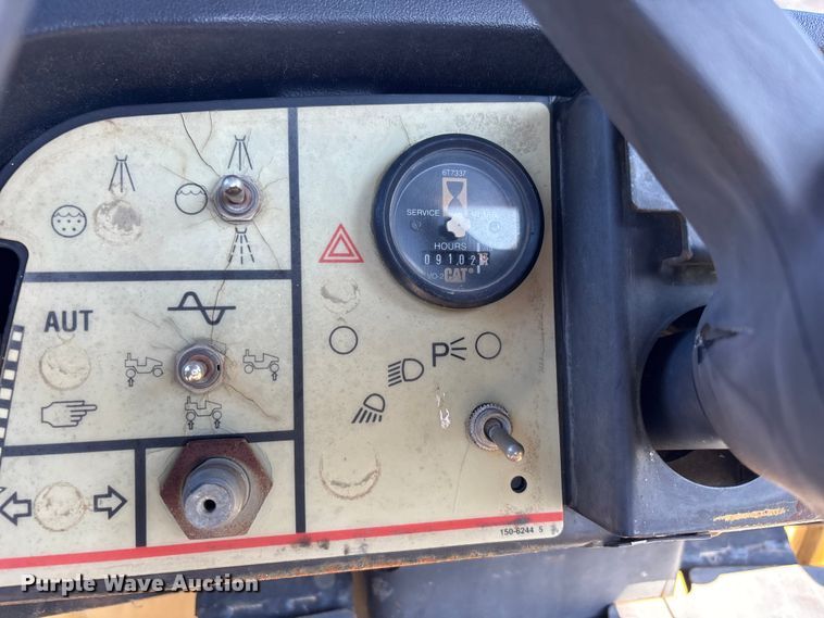 image for item DT0079 2000 Caterpillar CB-334D double drum vibratory roller