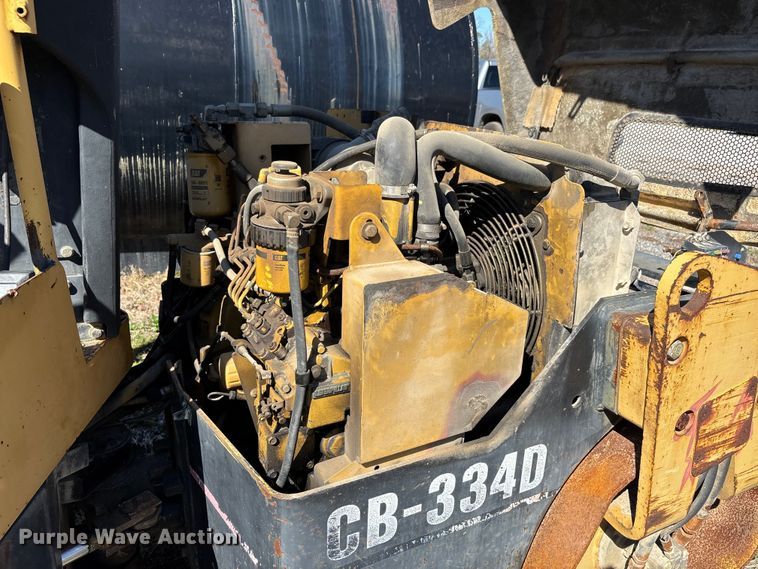 image for item DT0079 2000 Caterpillar CB-334D double drum vibratory roller