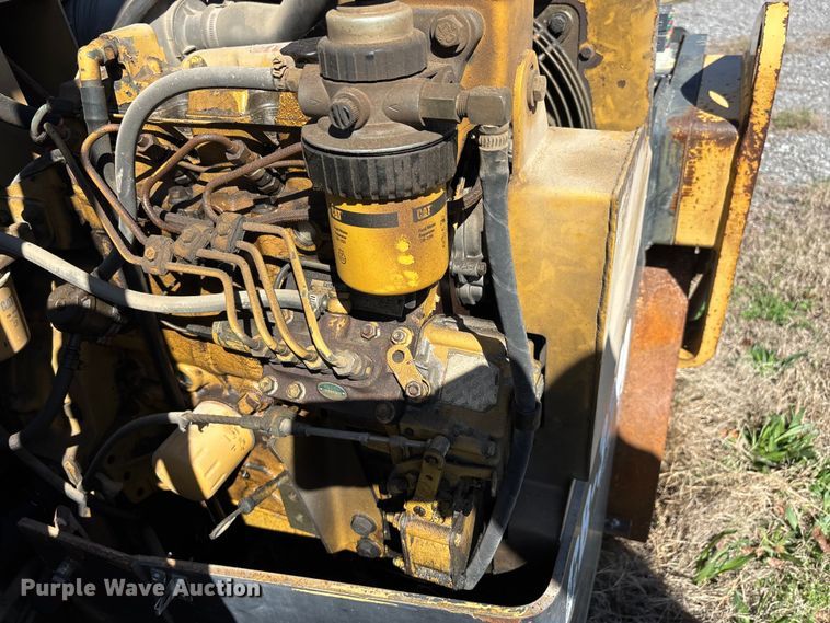 image for item DT0079 2000 Caterpillar CB-334D double drum vibratory roller