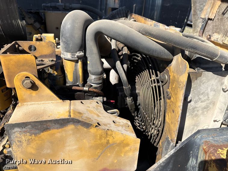 image for item DT0079 2000 Caterpillar CB-334D double drum vibratory roller