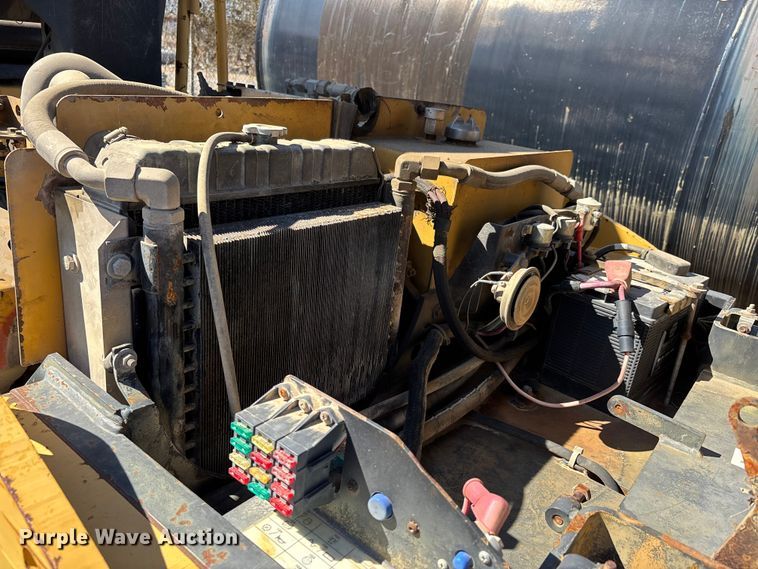 image for item DT0079 2000 Caterpillar CB-334D double drum vibratory roller