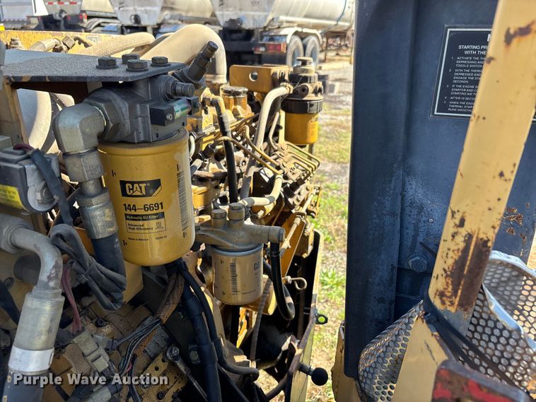 image for item DT0079 2000 Caterpillar CB-334D double drum vibratory roller