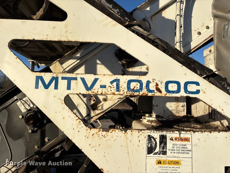 image for item DT0084 2006 Roadtec MTV-1000C material transfer vehicle